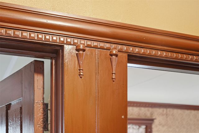 1860 E Avenue NW, Cedar Rapids, IA 52405