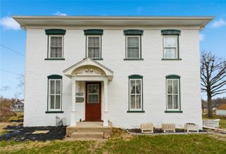 1860 E Avenue NW, Cedar Rapids, IA 52405