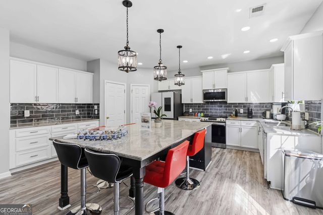 6870 River Island Circle, Buford, GA 30518