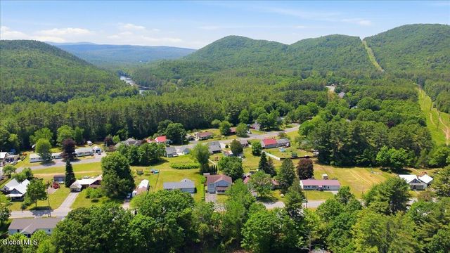 97 2nd Avenue, Hadley, NY 12835