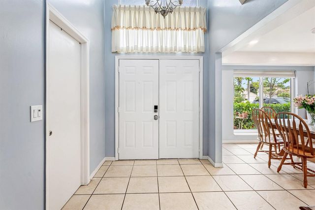 143 St Michaels Court, Jupiter, FL 33458