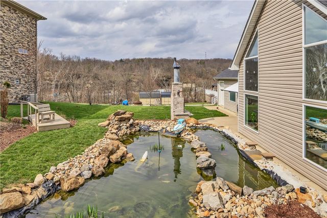 10 Walker St, Collier Twp, PA 15071