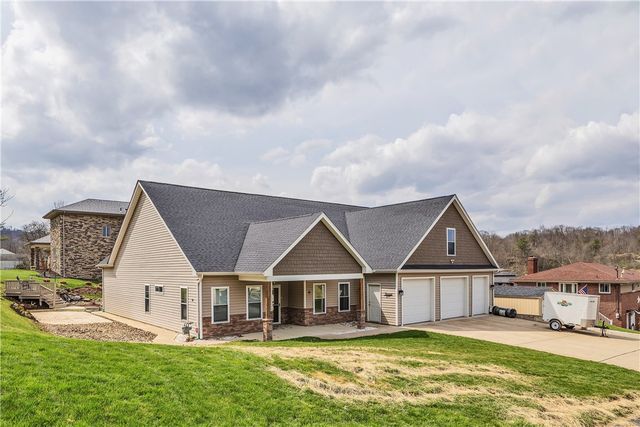 10 Walker St, Collier Twp, PA 15071