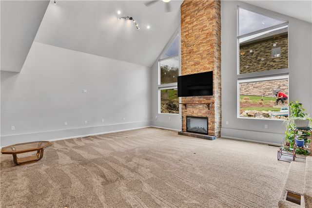 10 Walker St, Collier Twp, PA 15071