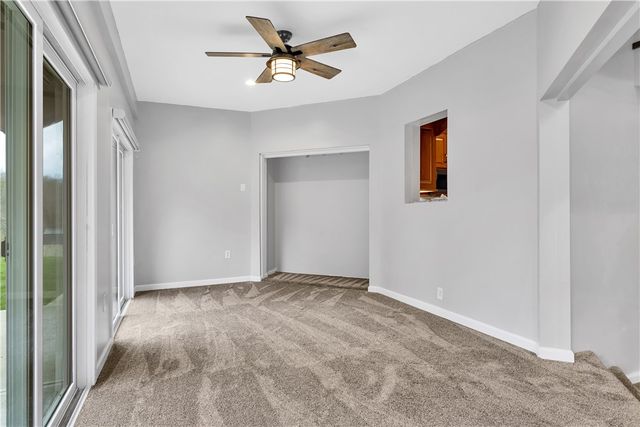 10 Walker St, Collier Twp, PA 15071