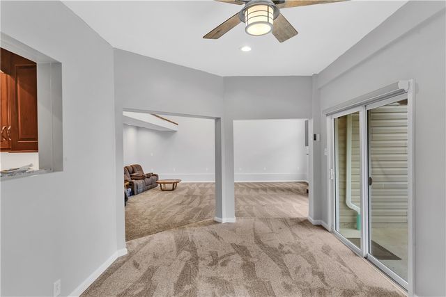 10 Walker St, Collier Twp, PA 15071