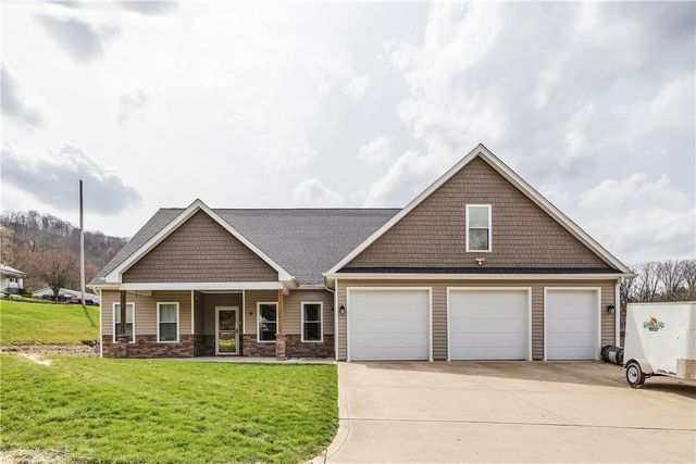 10 Walker St, Collier Twp, PA 15071