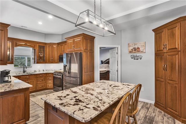 10 Walker St, Collier Twp, PA 15071