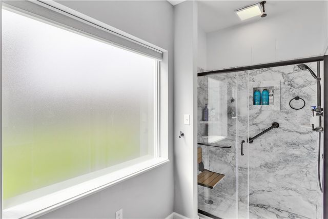 10 Walker St, Collier Twp, PA 15071