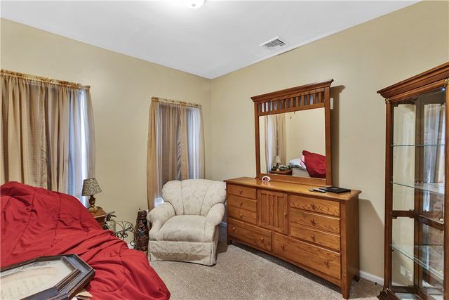 10 Walker St, Collier Twp, PA 15071