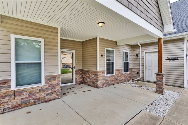 10 Walker St, Collier Twp, PA 15071