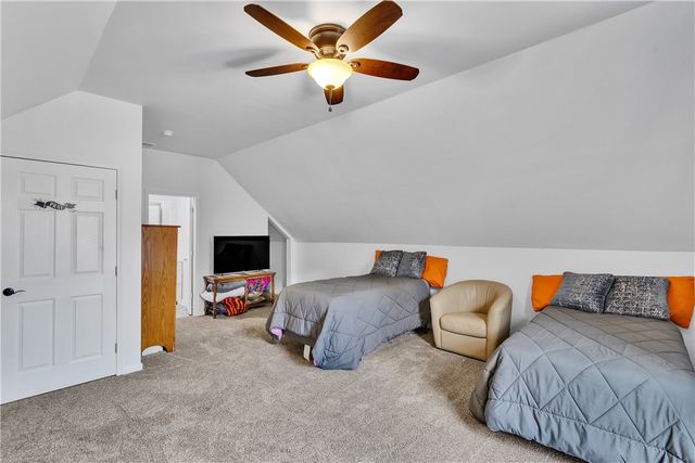 10 Walker St, Collier Twp, PA 15071