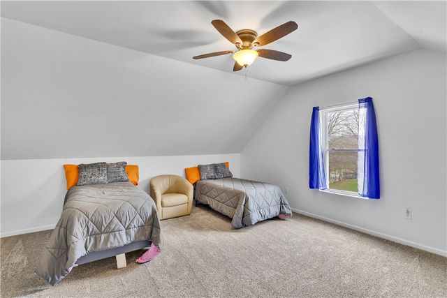 10 Walker St, Collier Twp, PA 15071