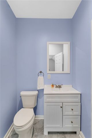 10 Walker St, Collier Twp, PA 15071