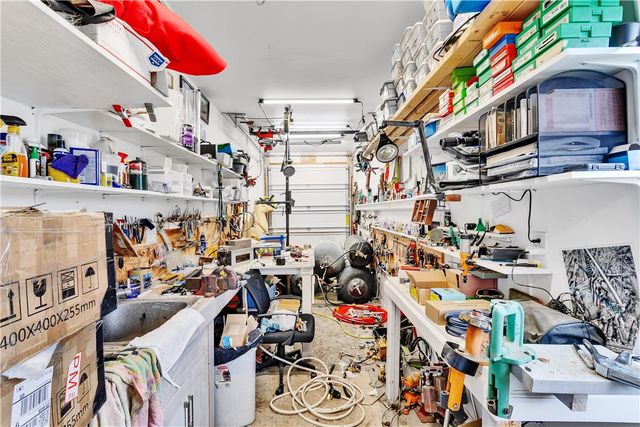 10 Walker St, Collier Twp, PA 15071