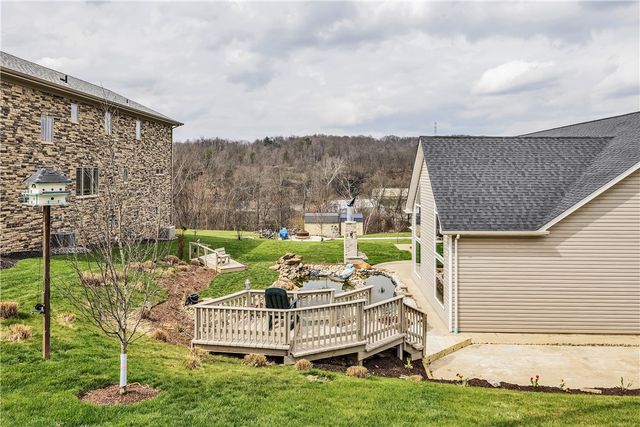 10 Walker St, Collier Twp, PA 15071