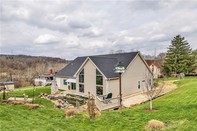 10 Walker St, Collier Twp, PA 15071