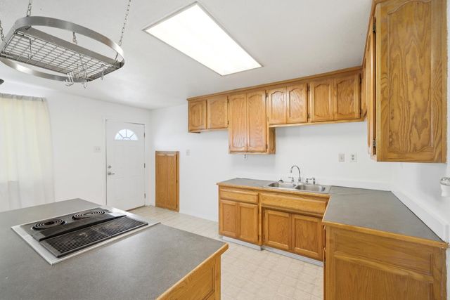 15828 Barney, Plymouth, CA 95669