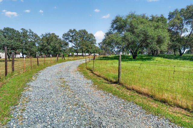 15828 Barney, Plymouth, CA 95669