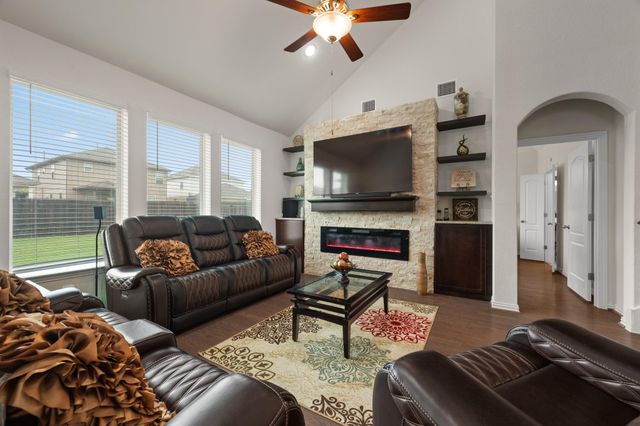 145 Findley Ave, Leander, TX 78641