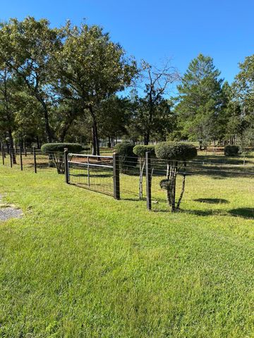 325 Blackfoot Drive, Defuniak Springs, FL 32433