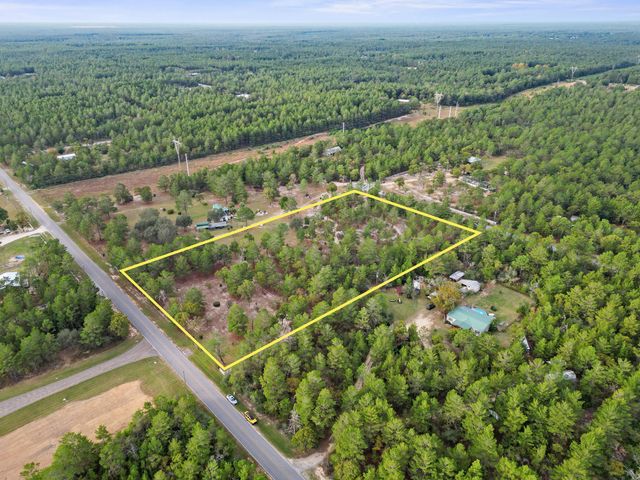 325 Blackfoot Drive, Defuniak Springs, FL 32433