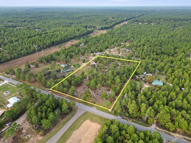 325 Blackfoot Drive, Defuniak Springs, FL 32433