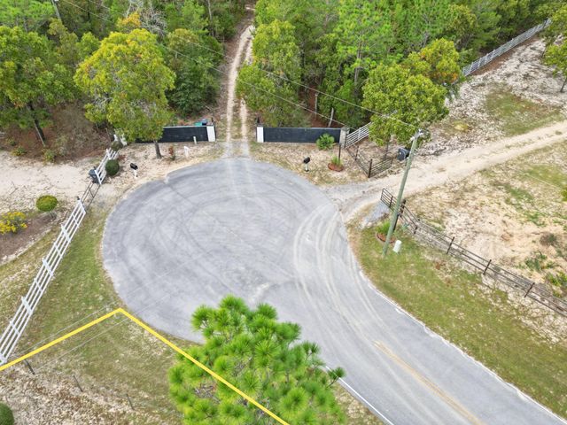 325 Blackfoot Drive, Defuniak Springs, FL 32433