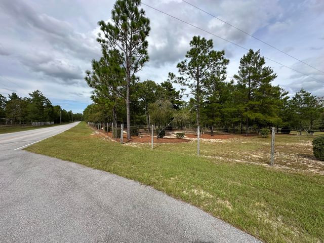 325 Blackfoot Drive, Defuniak Springs, FL 32433