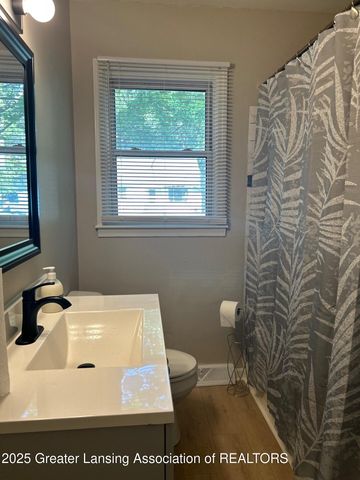 1523 Biltmore Street, Lansing, MI 48906