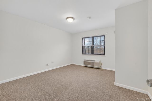 440 Carpenter Avenue 11, Newburgh, NY 12550