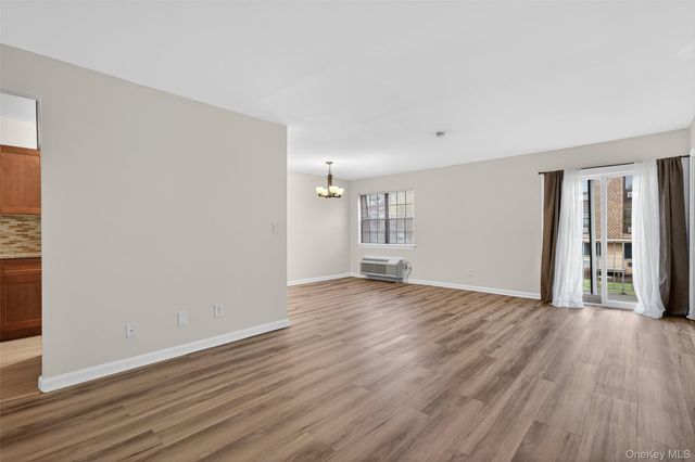 440 Carpenter Avenue 11, Newburgh, NY 12550