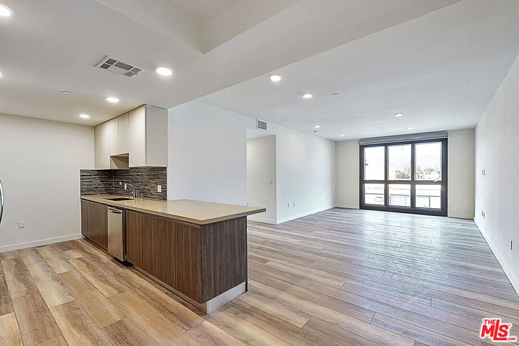 1070 S Bedford Street 205, Los Angeles, CA 90035