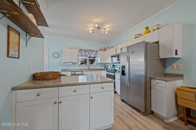 615 N New River Drive Apt D, Holly Ridge, NC 28445