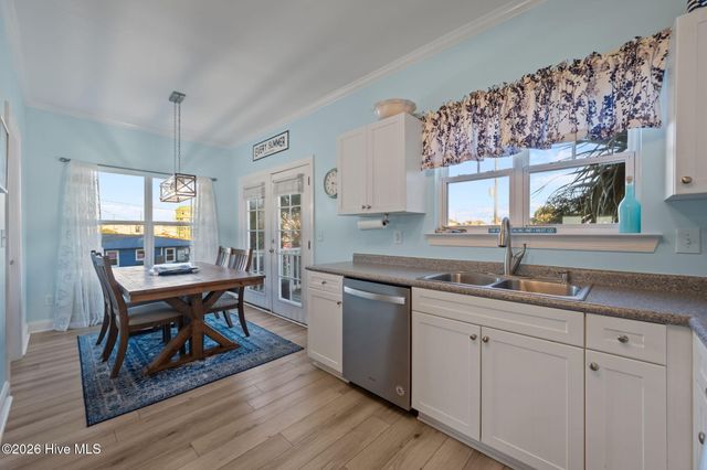 615 N New River Drive Apt D, Holly Ridge, NC 28445