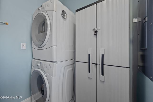 615 N New River Drive Apt D, Holly Ridge, NC 28445