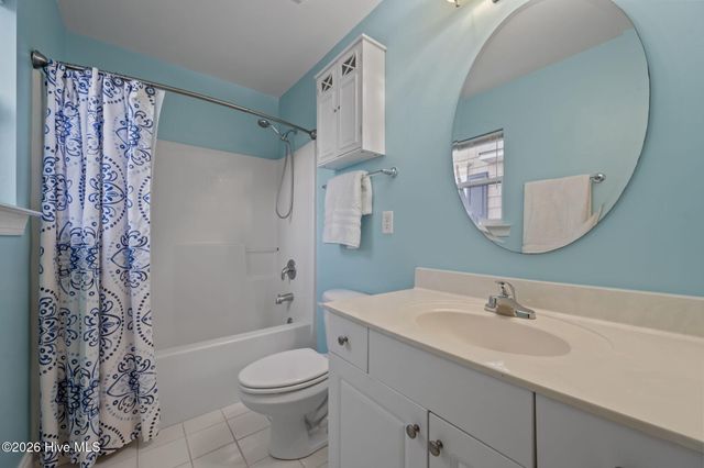 615 N New River Drive Apt D, Holly Ridge, NC 28445