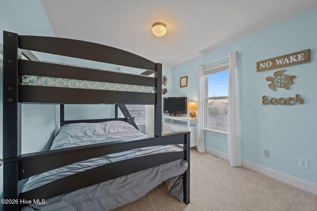 615 N New River Drive Apt D, Holly Ridge, NC 28445