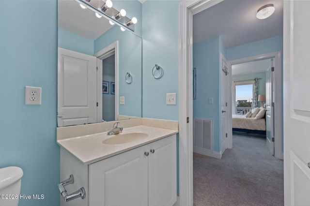 615 N New River Drive Apt D, Holly Ridge, NC 28445