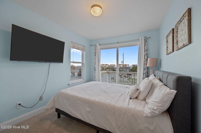 615 N New River Drive Apt D, Holly Ridge, NC 28445