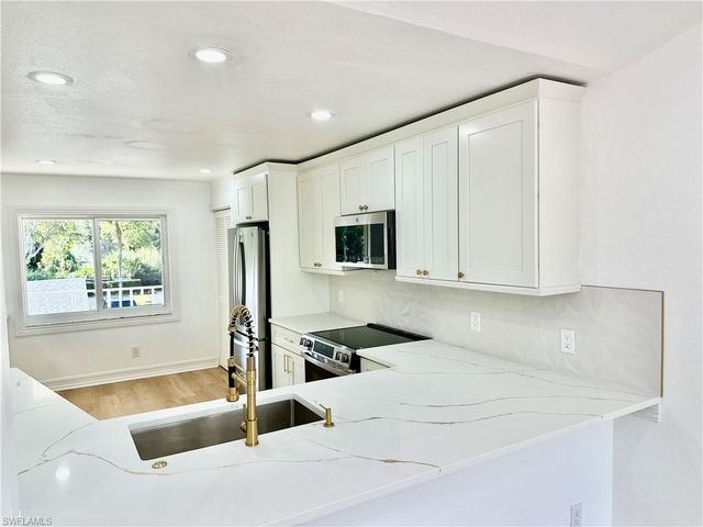 388 Belina DR # 6, Naples, FL 34104