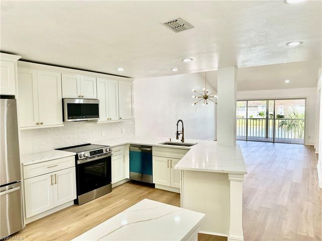 388 Belina DR # 6, Naples, FL 34104