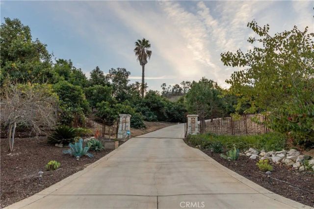 26525 Carancho Road, Temecula, CA 92590
