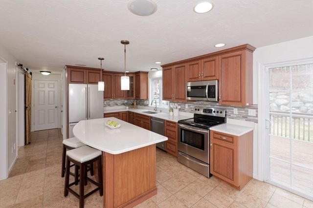 164 Wachusett St, Holden, MA 01520