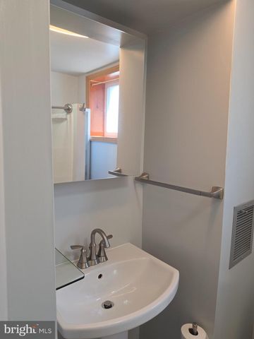 2446 S AMERICAN ST, Philadelphia, PA 19148