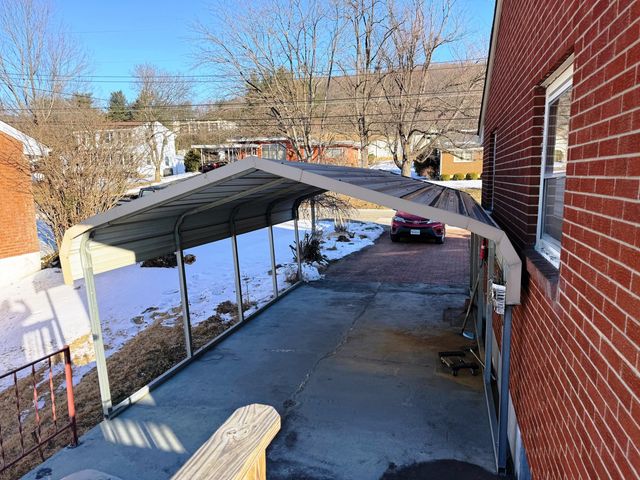 1927 KISKA RD, Salem, VA 24153