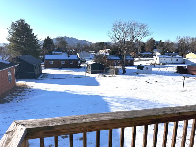 1927 KISKA RD, Salem, VA 24153