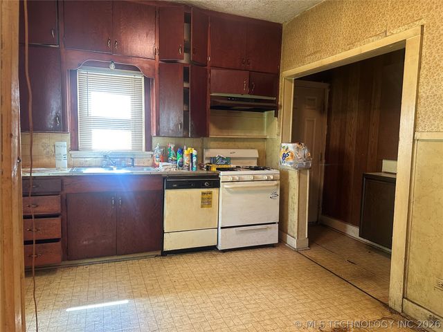 631 S Alabama Avenue, Okmulgee, OK 74447