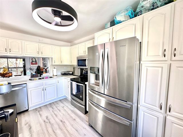 13044 SW 88th Ln B203, Miami, FL 33186