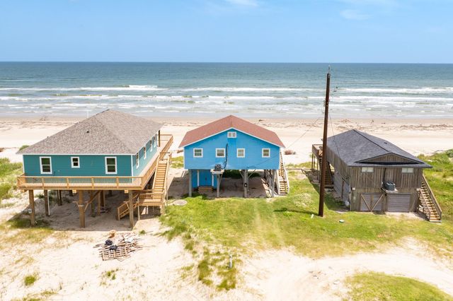219 Whispering Palms, Freeport, TX 77541